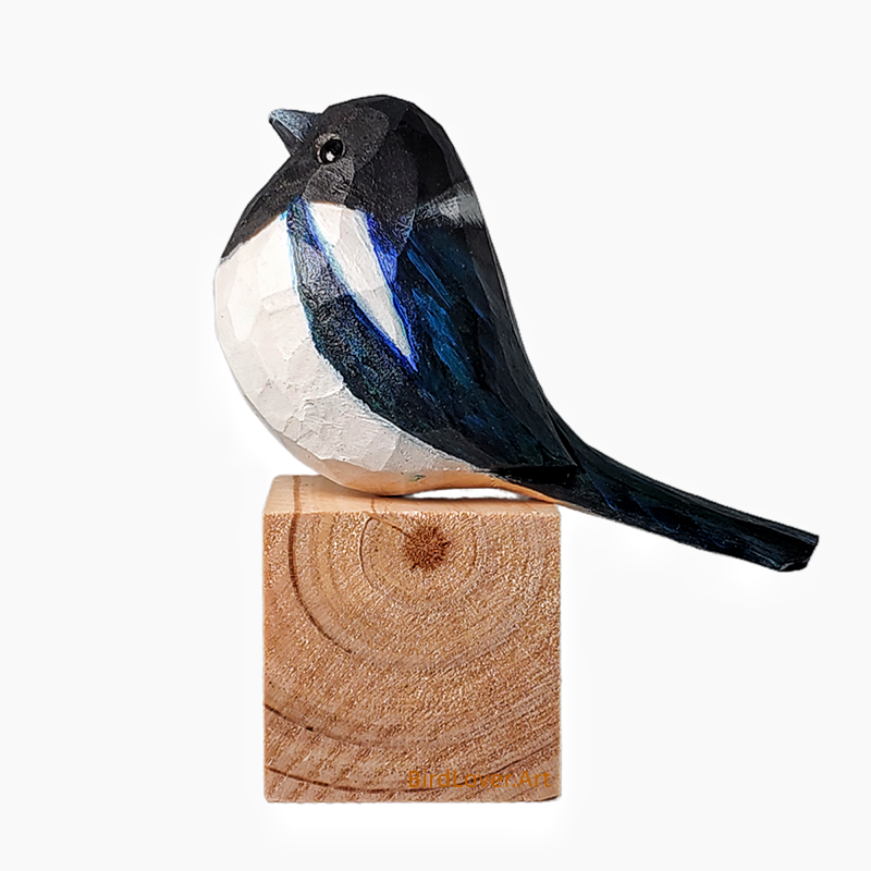 Magpie on Stand