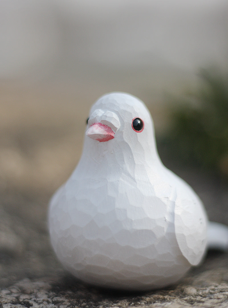 Intricate Pigeon Figurines for Home Decor