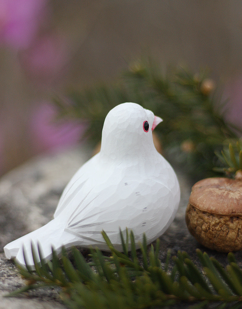 Handcrafted Pigeon Couple Figurines