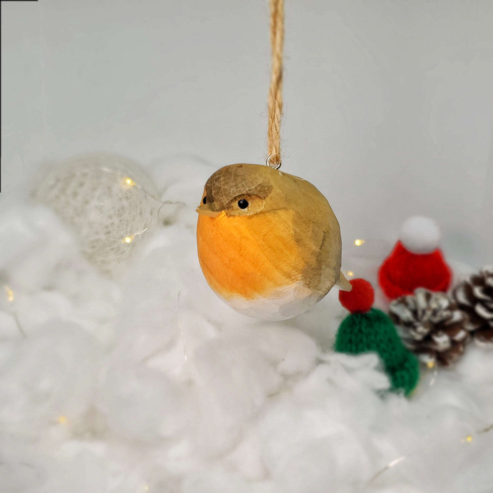 ヨーロッパコマドリ (Erithacus rubecula) 鳥の彫刻と塗装の木製オーナメント - ユニークなクリスマス装飾