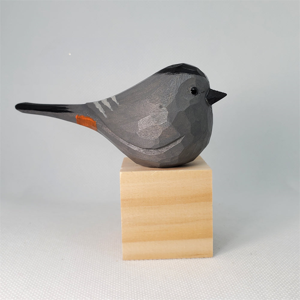 Figurina di legno Catbird intagliata e dipinta a mano - Elegante decorazione naturale