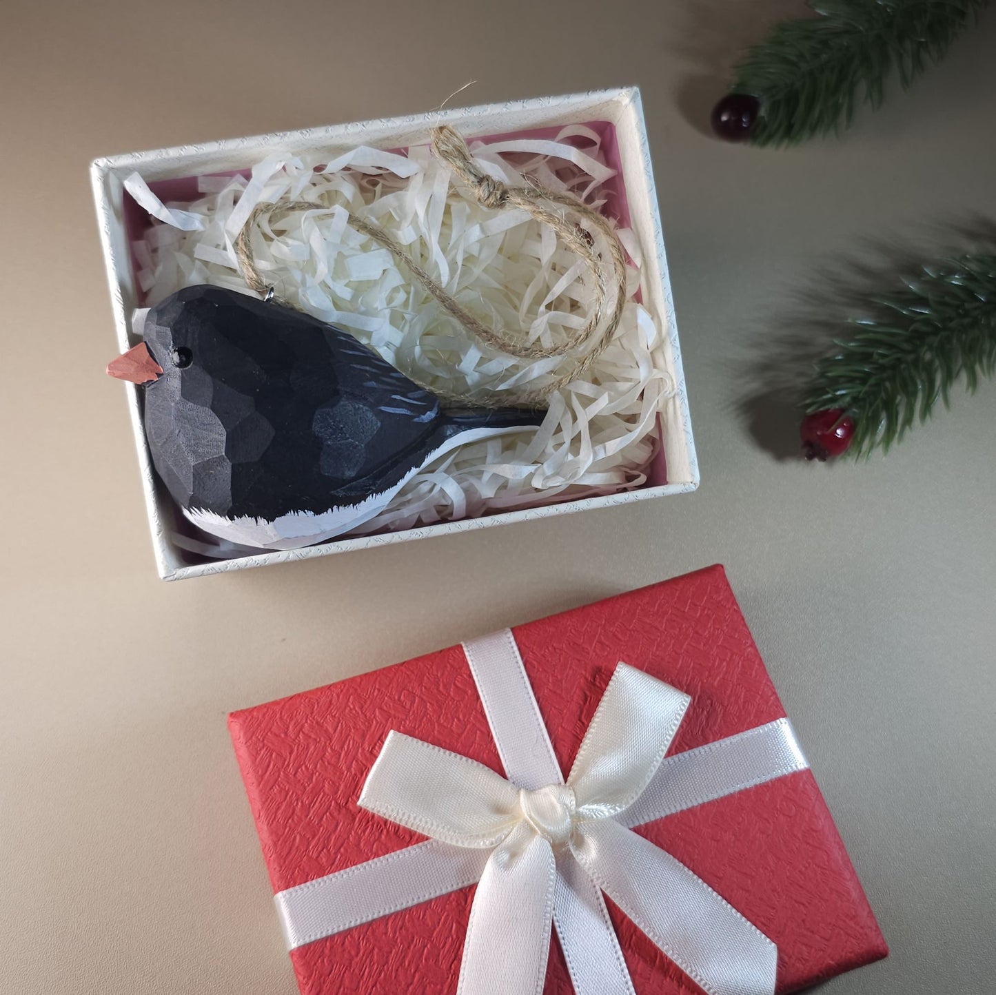 Ornements suspendus d’oiseaux avec coffret cadeau