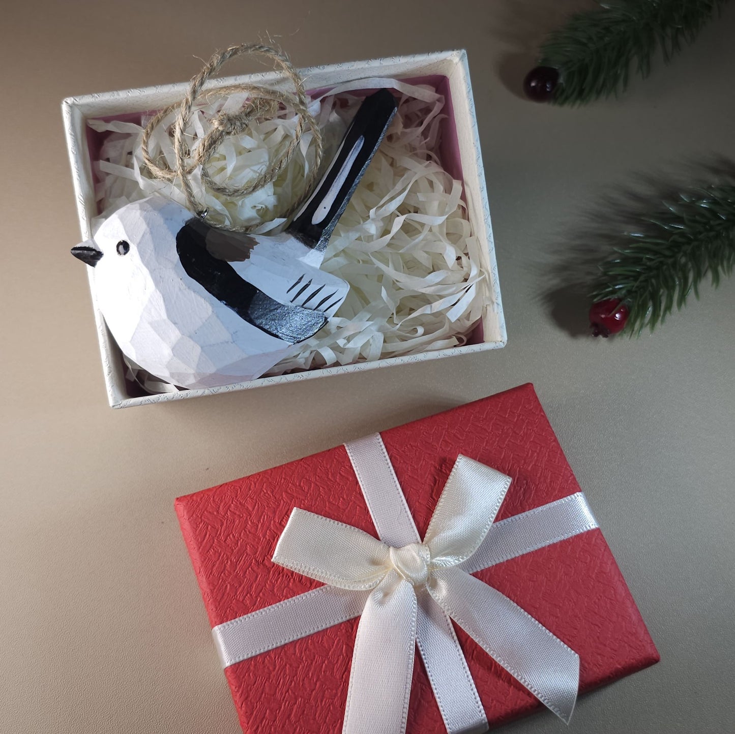 Ornamenti pendenti per uccelli con confezione regalo