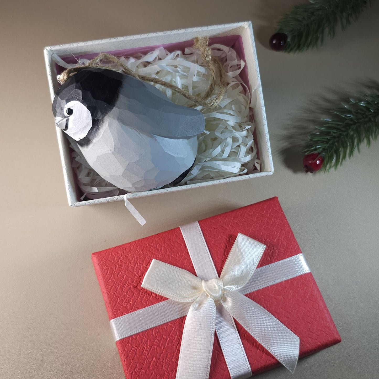 Ornements suspendus d’oiseaux avec coffret cadeau