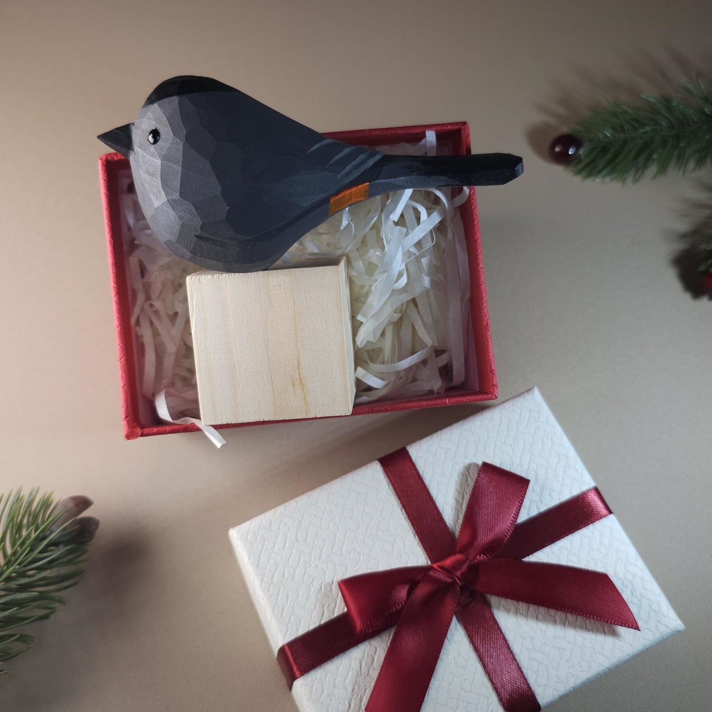 Figurine d'oiseau avec coffret cadeau