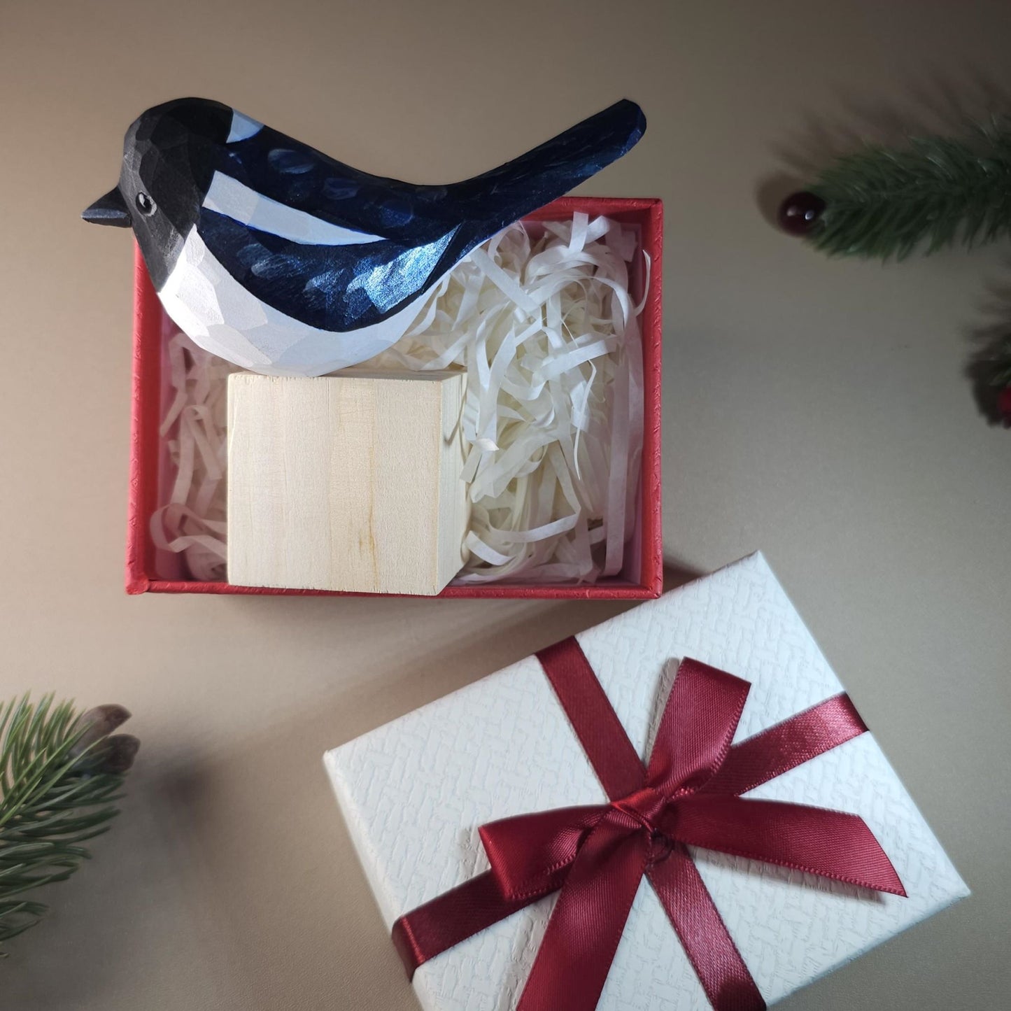 Figurine d'oiseau avec coffret cadeau