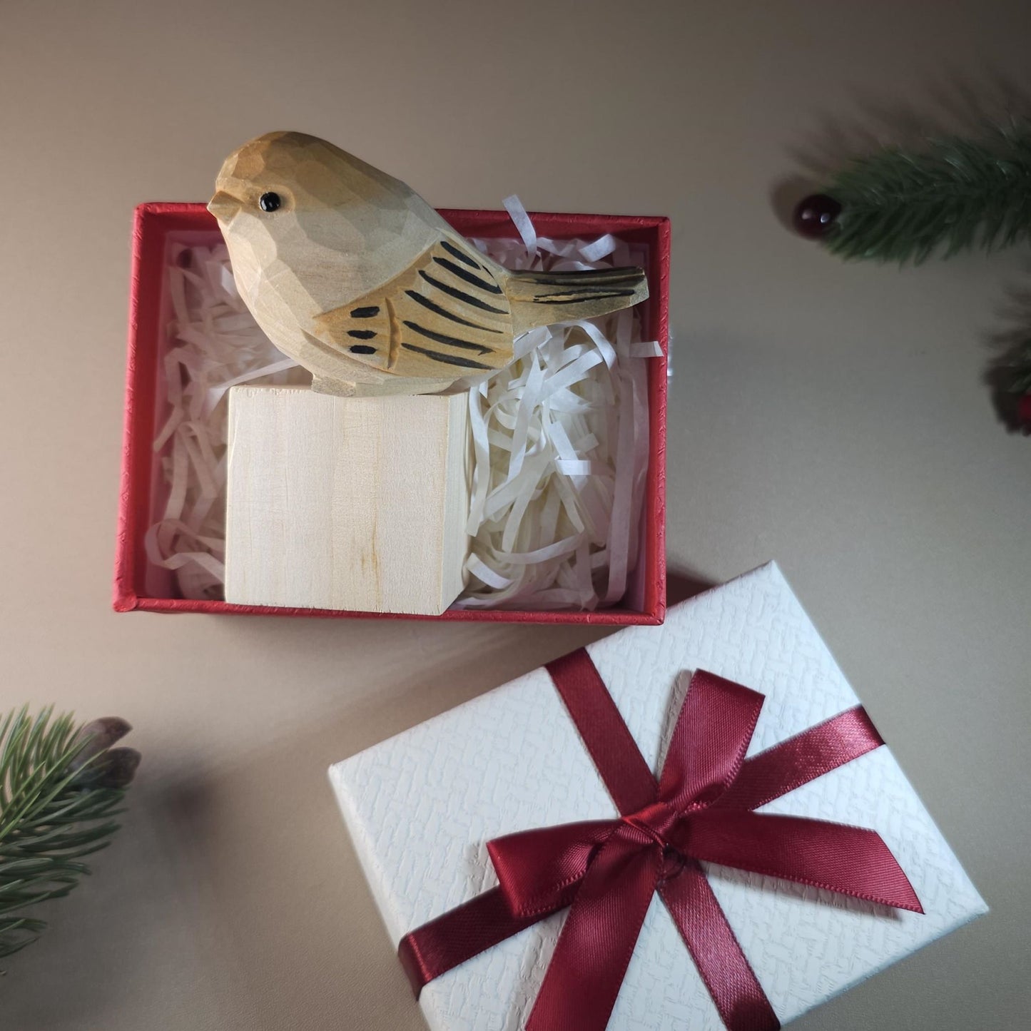 Figurine d'oiseau avec coffret cadeau