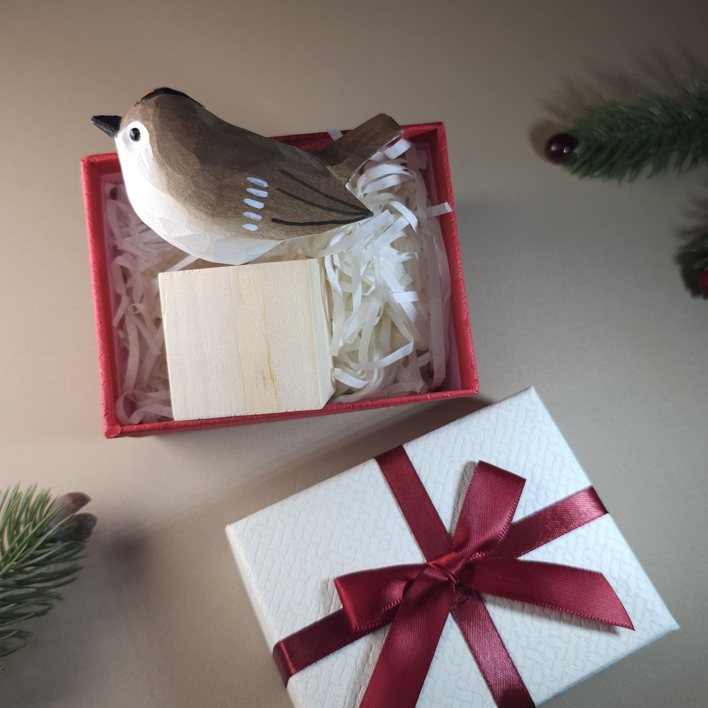 Figurine d'oiseau avec coffret cadeau