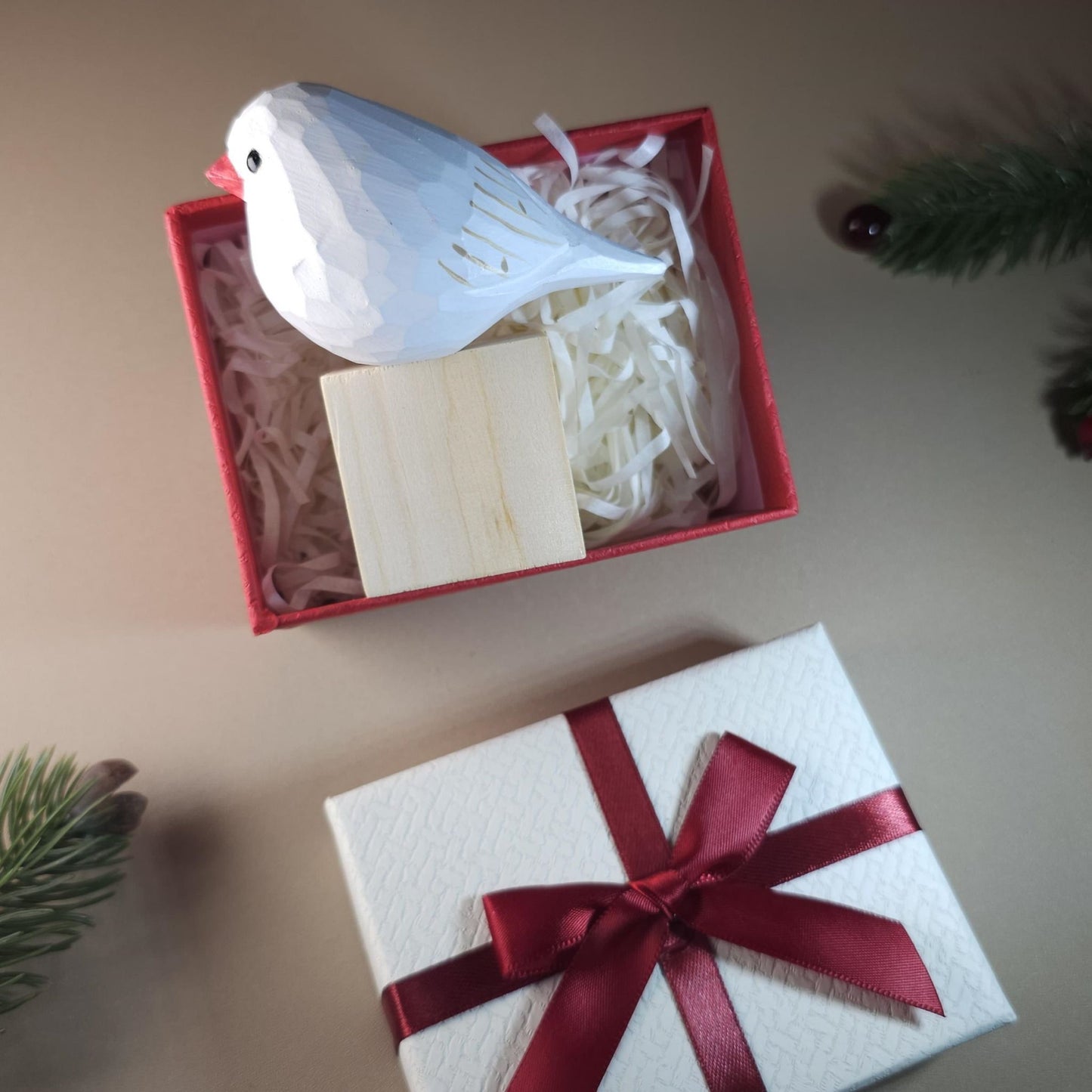 Figurine d'oiseau avec coffret cadeau