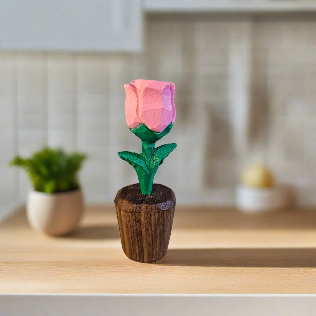 Sculpture en bois de rose peinte à la main dans un élégant coffret cadeau