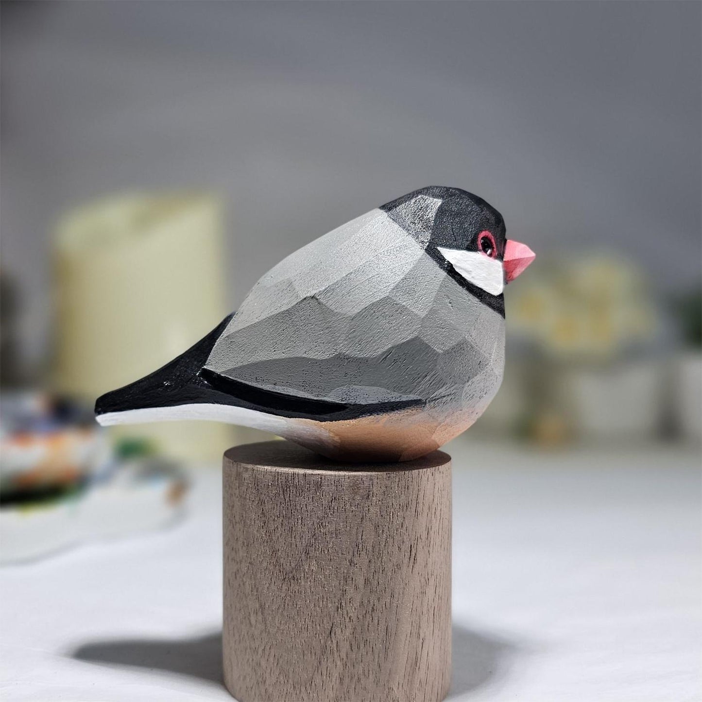 文鳥の手描き木製置物