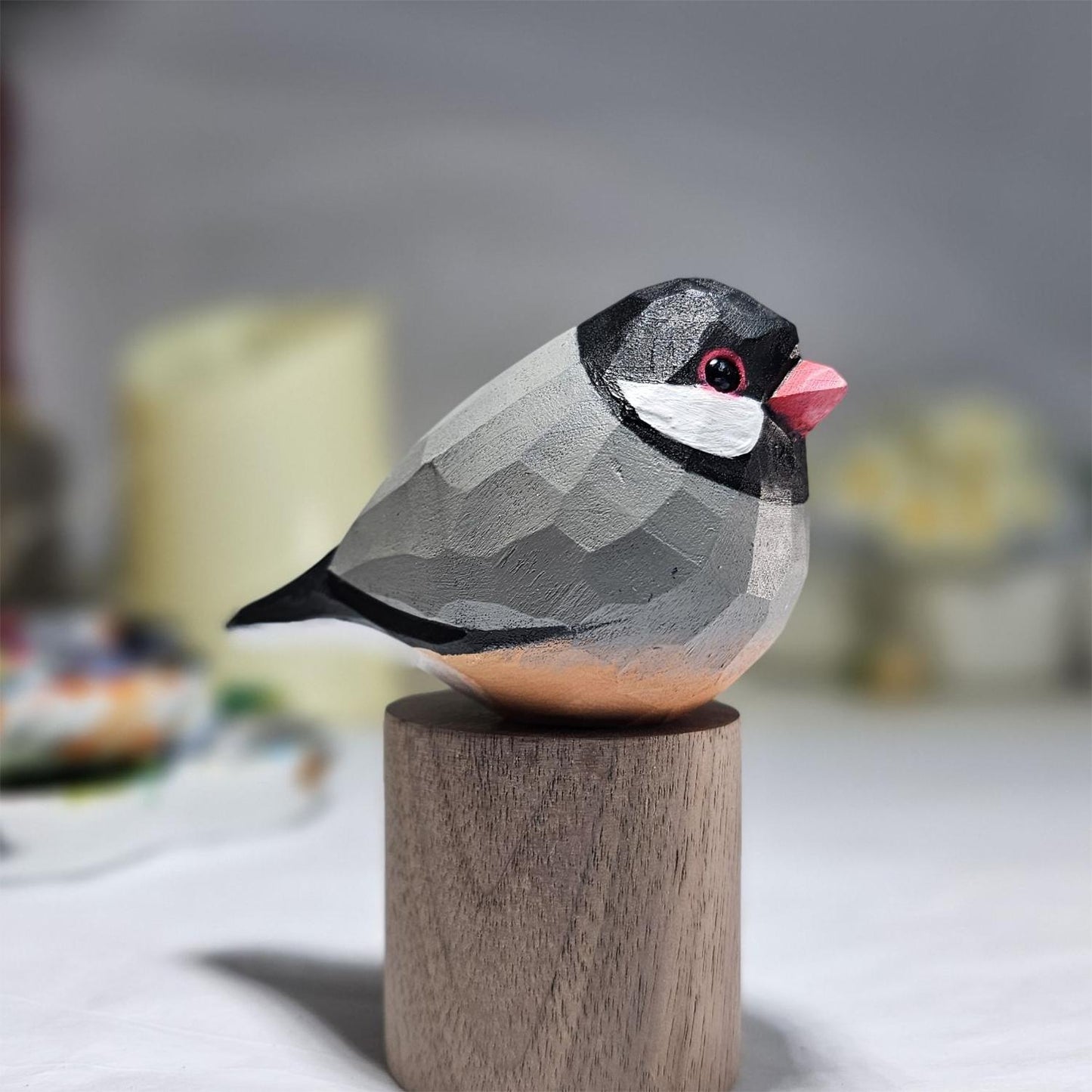 文鳥の手描き木製置物