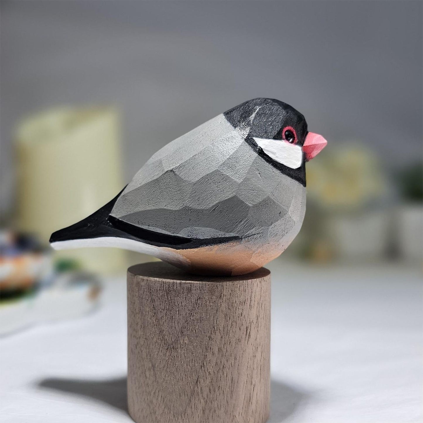 文鳥の手描き木製置物