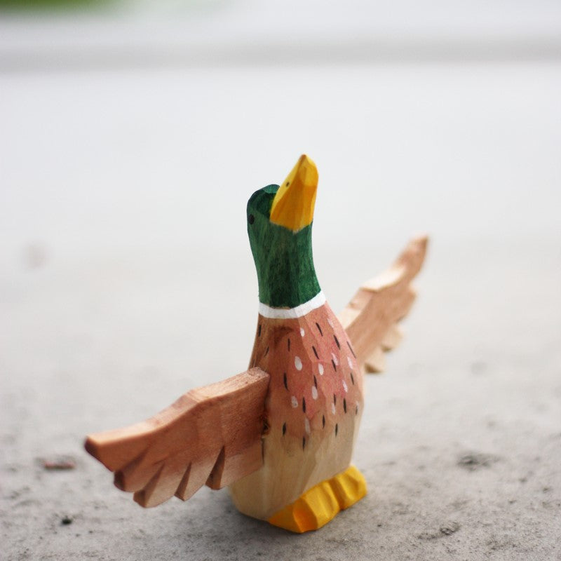 Figurine de canard en bois sculpté et peint à la main de colvert