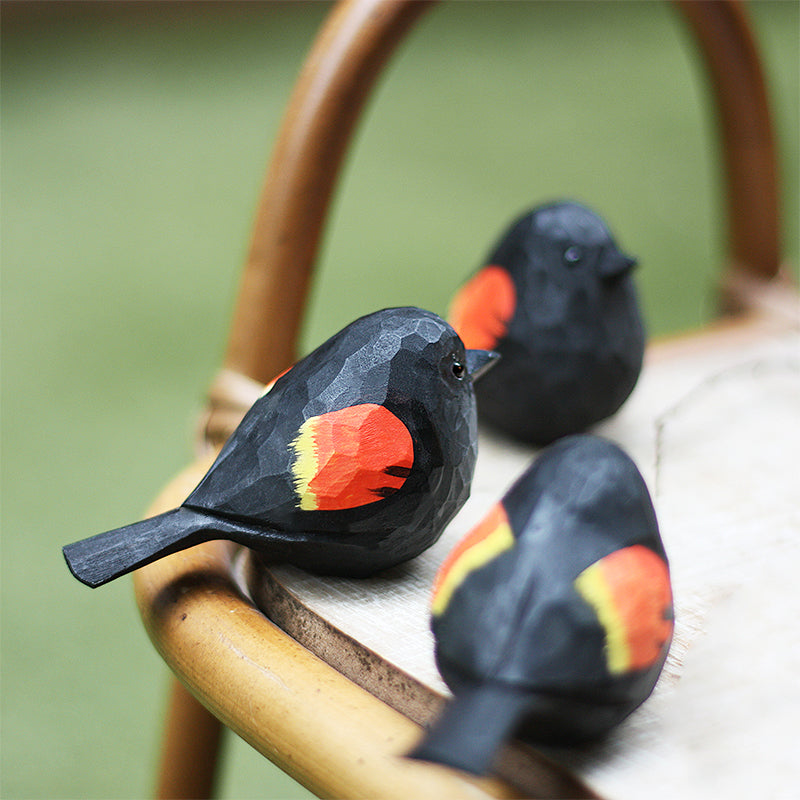 Red-winged blackbird Figurine Hand Carved Painted Wooden - paintedbird.shop