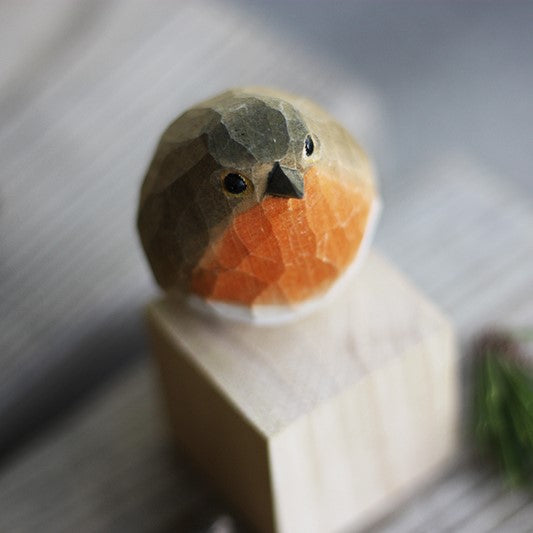 Robin Bird Figurine Hand Carved Painted Wooden - paintedbird.shop